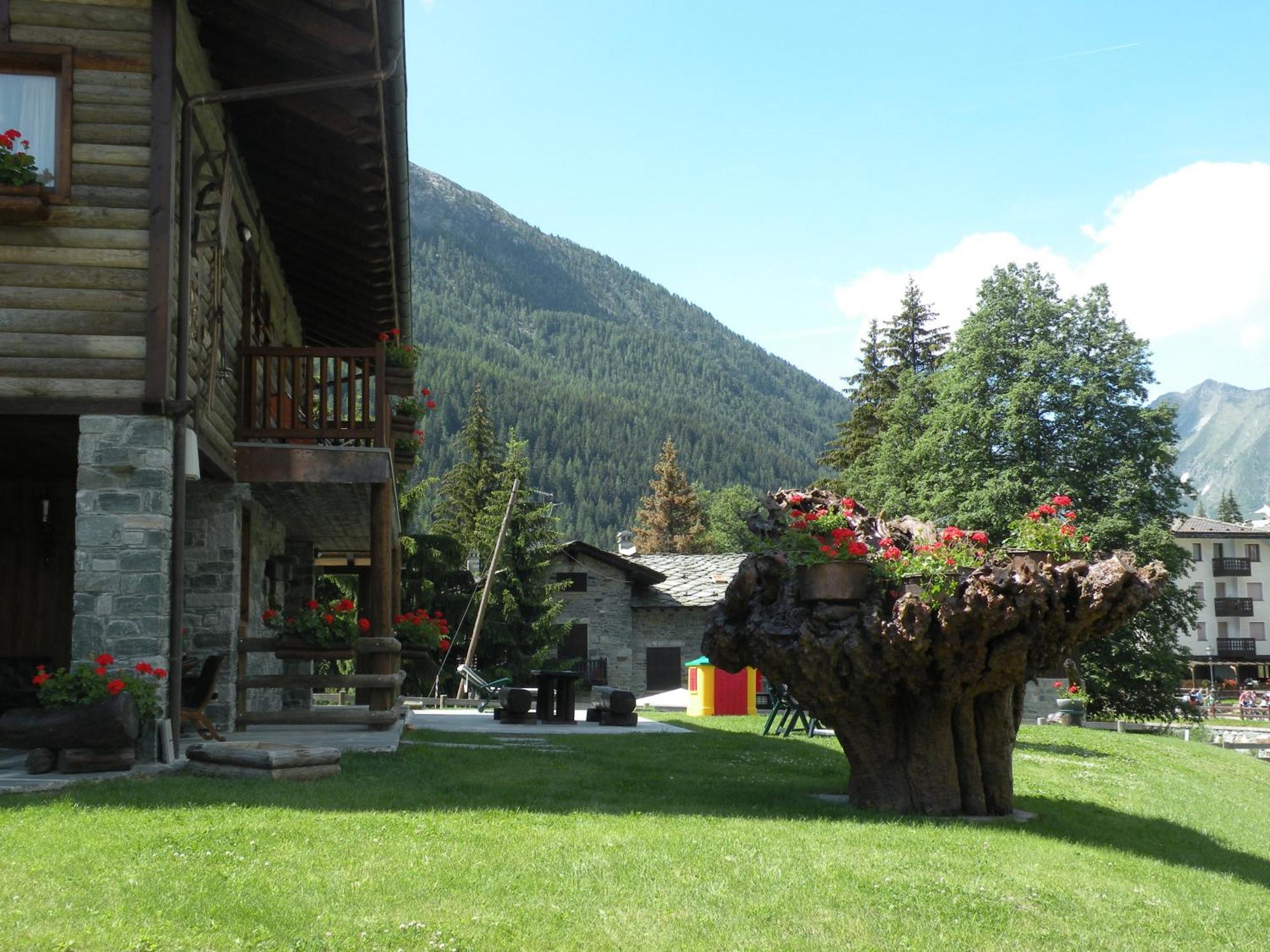 Hotel Bellevue Champoluc Exterior foto